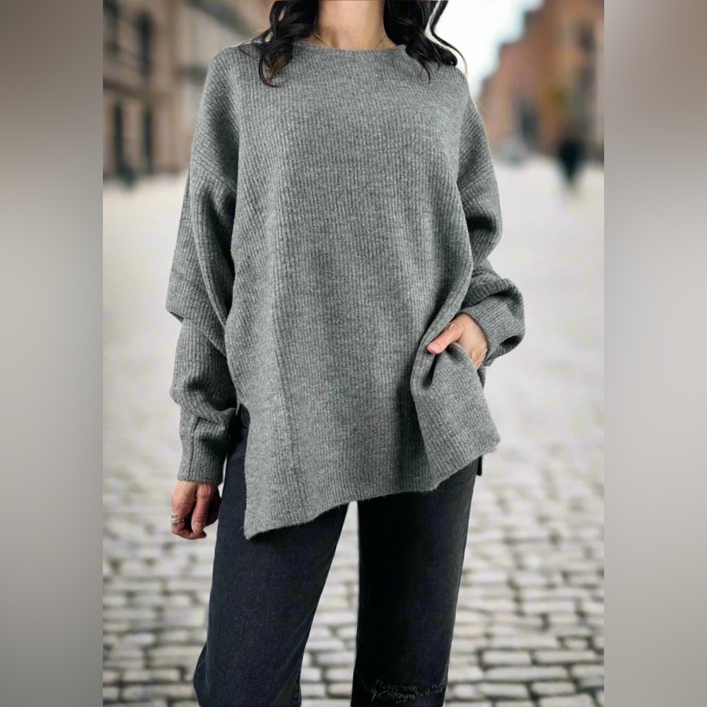 Nwt Kuwalla pull over crew knit sweater size med/ large​